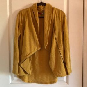 ModCloth Airport Greeting cardigan in mustard